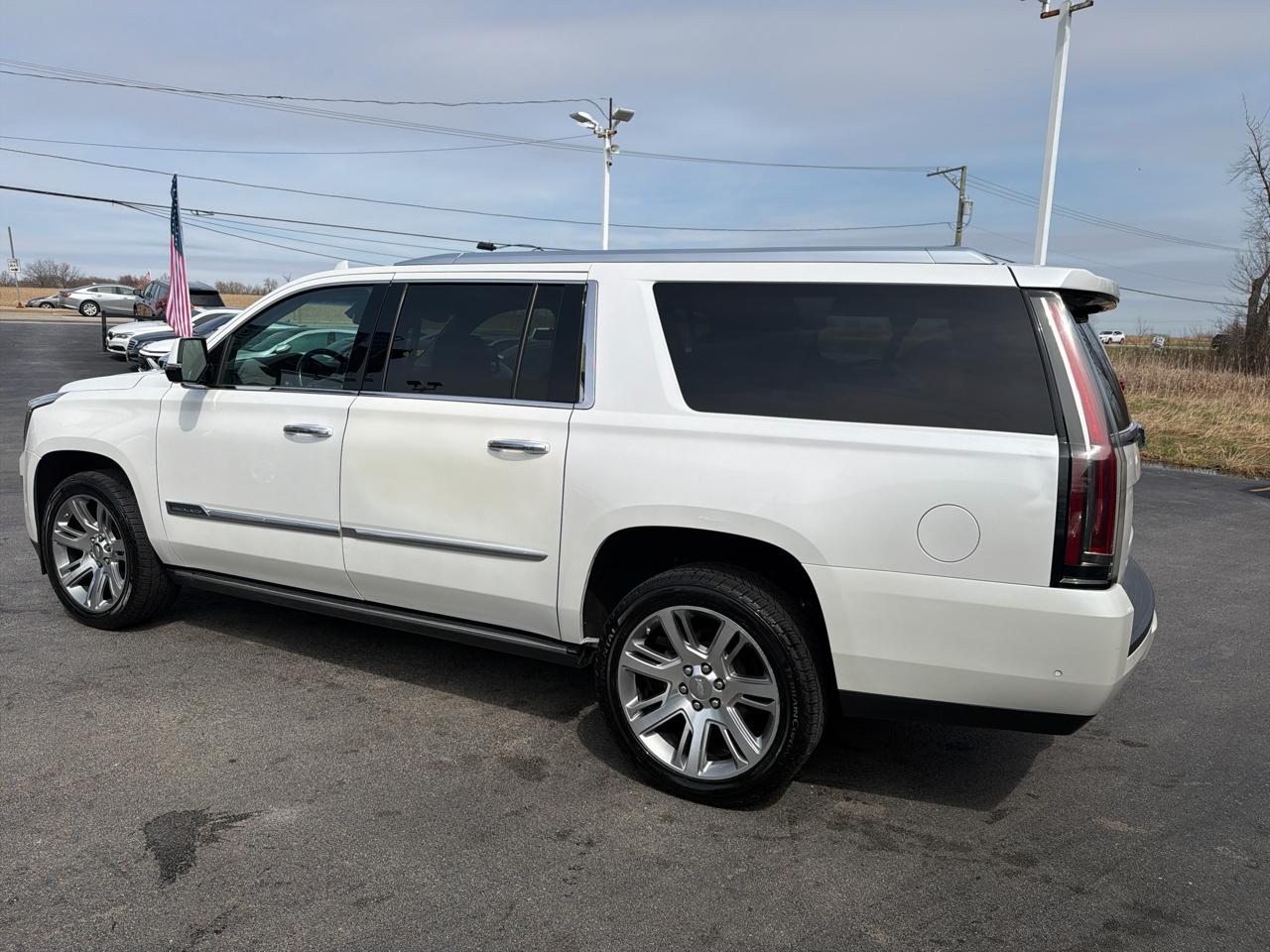 Cadillac Escalade ESV 4WD 4dr Premium Luxury 2017