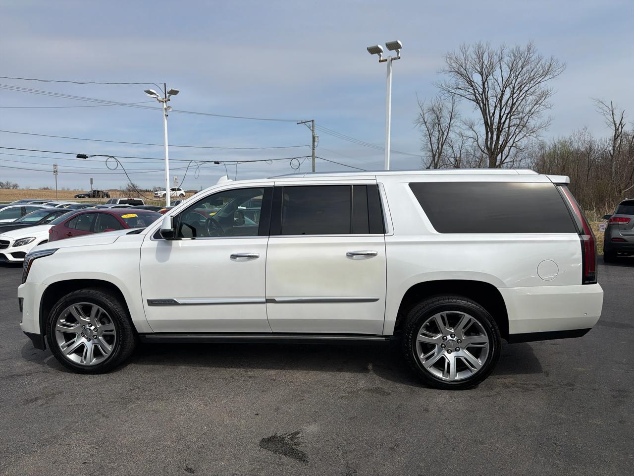 Cadillac Escalade ESV 4WD 4dr Premium Luxury 2017