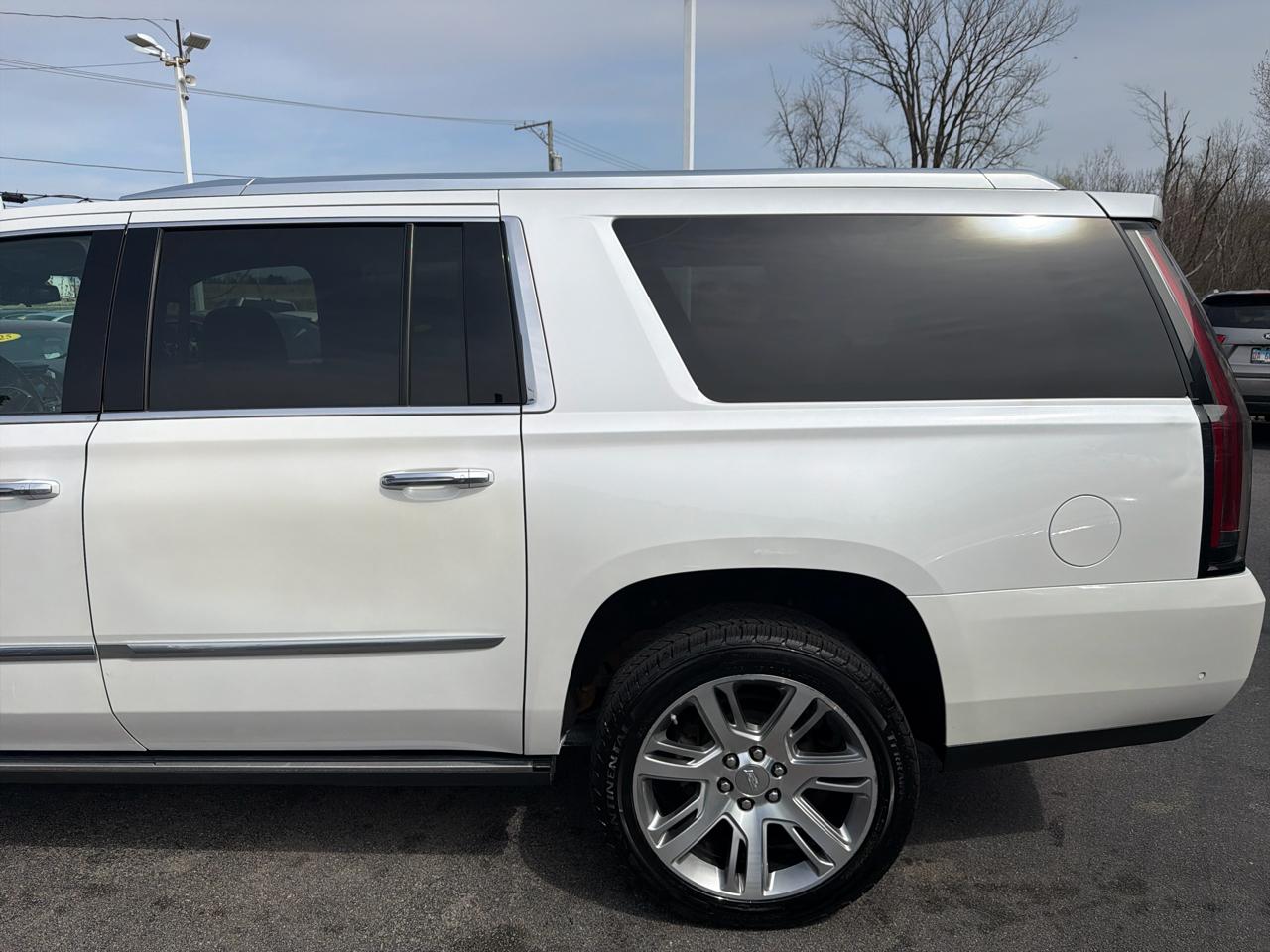 Cadillac Escalade ESV 4WD 4dr Premium Luxury 2017