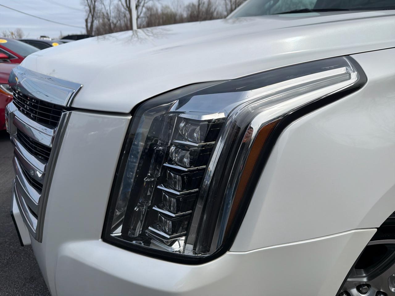 Cadillac Escalade ESV 4WD 4dr Premium Luxury 2017