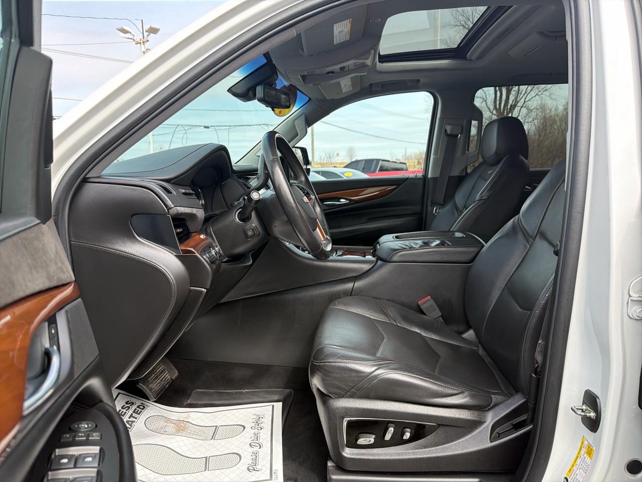 Cadillac Escalade ESV 4WD 4dr Premium Luxury 2017