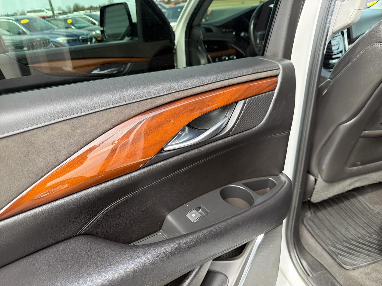 Cadillac Escalade ESV 4WD 4dr Premium Luxury 2017