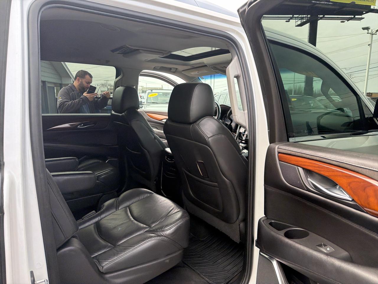 Cadillac Escalade ESV 4WD 4dr Premium Luxury 2017