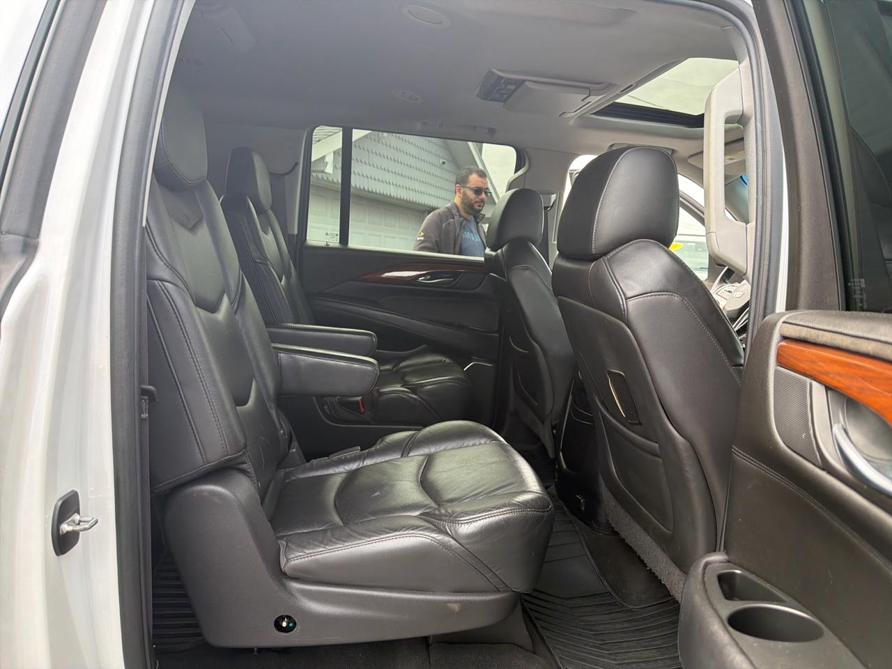 Cadillac Escalade ESV 4WD 4dr Premium Luxury 2017