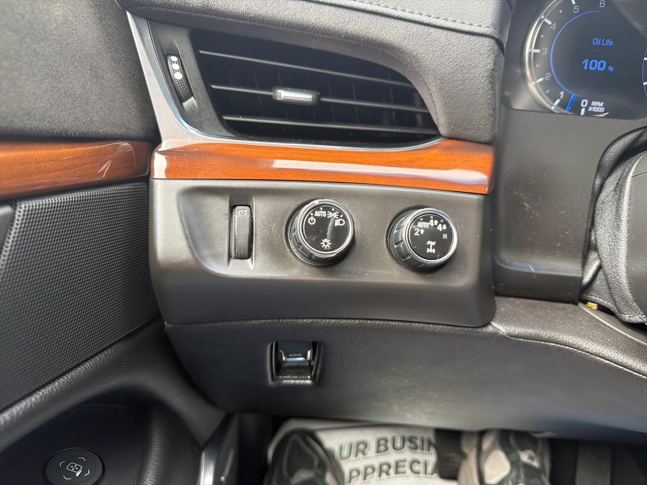 Cadillac Escalade ESV 4WD 4dr Premium Luxury 2017