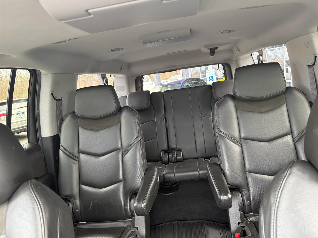 Cadillac Escalade ESV 4WD 4dr Premium Luxury 2017