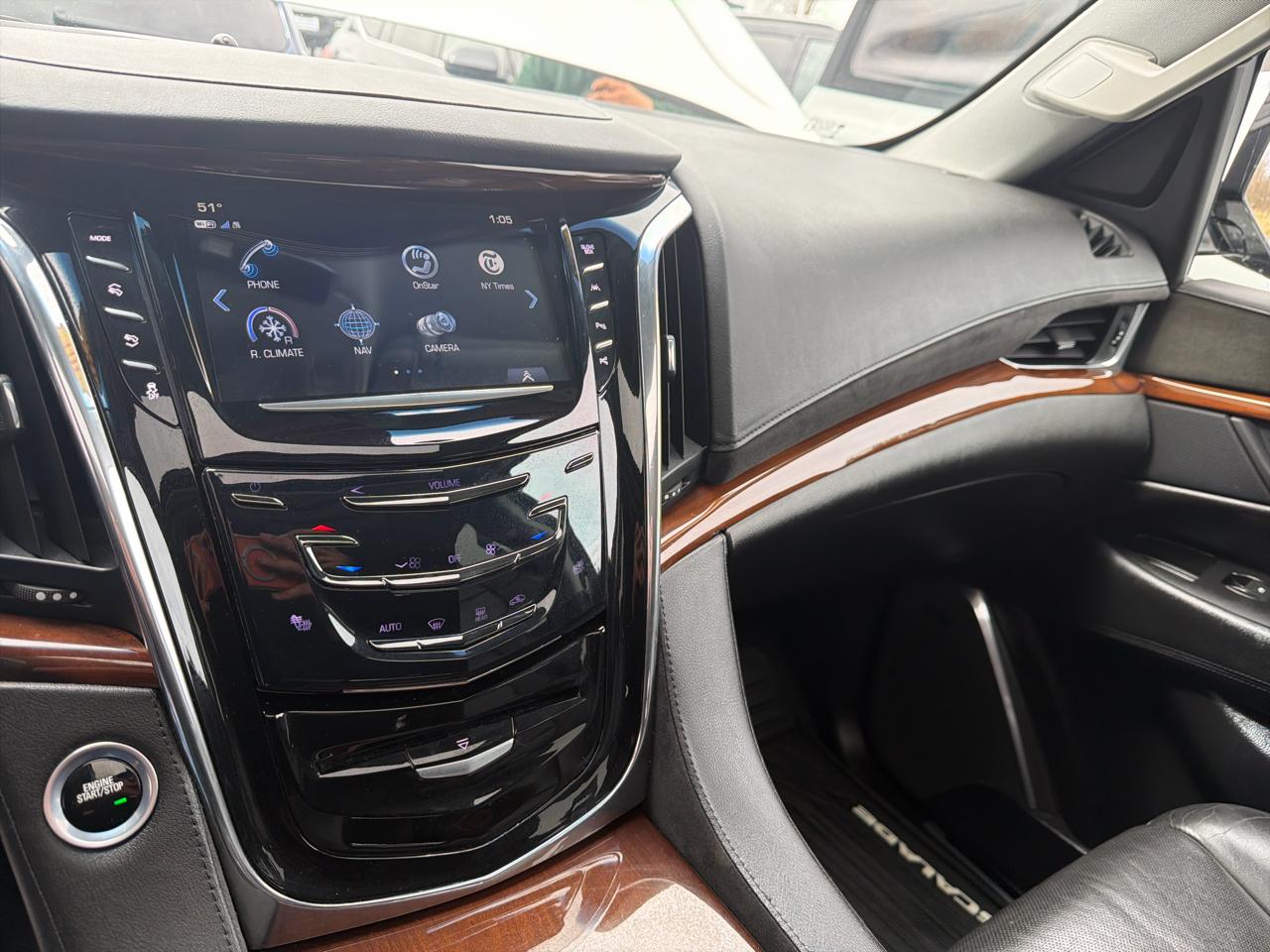 Cadillac Escalade ESV 4WD 4dr Premium Luxury 2017