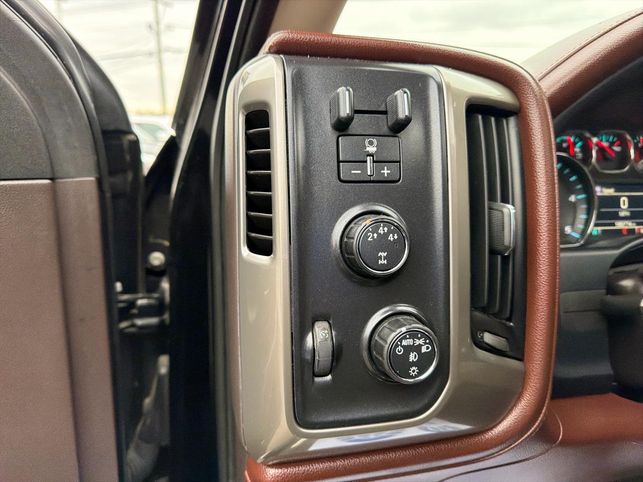 Chevrolet Silverado 2500HD 4WD Crew Cab 153.7" High Country 2016