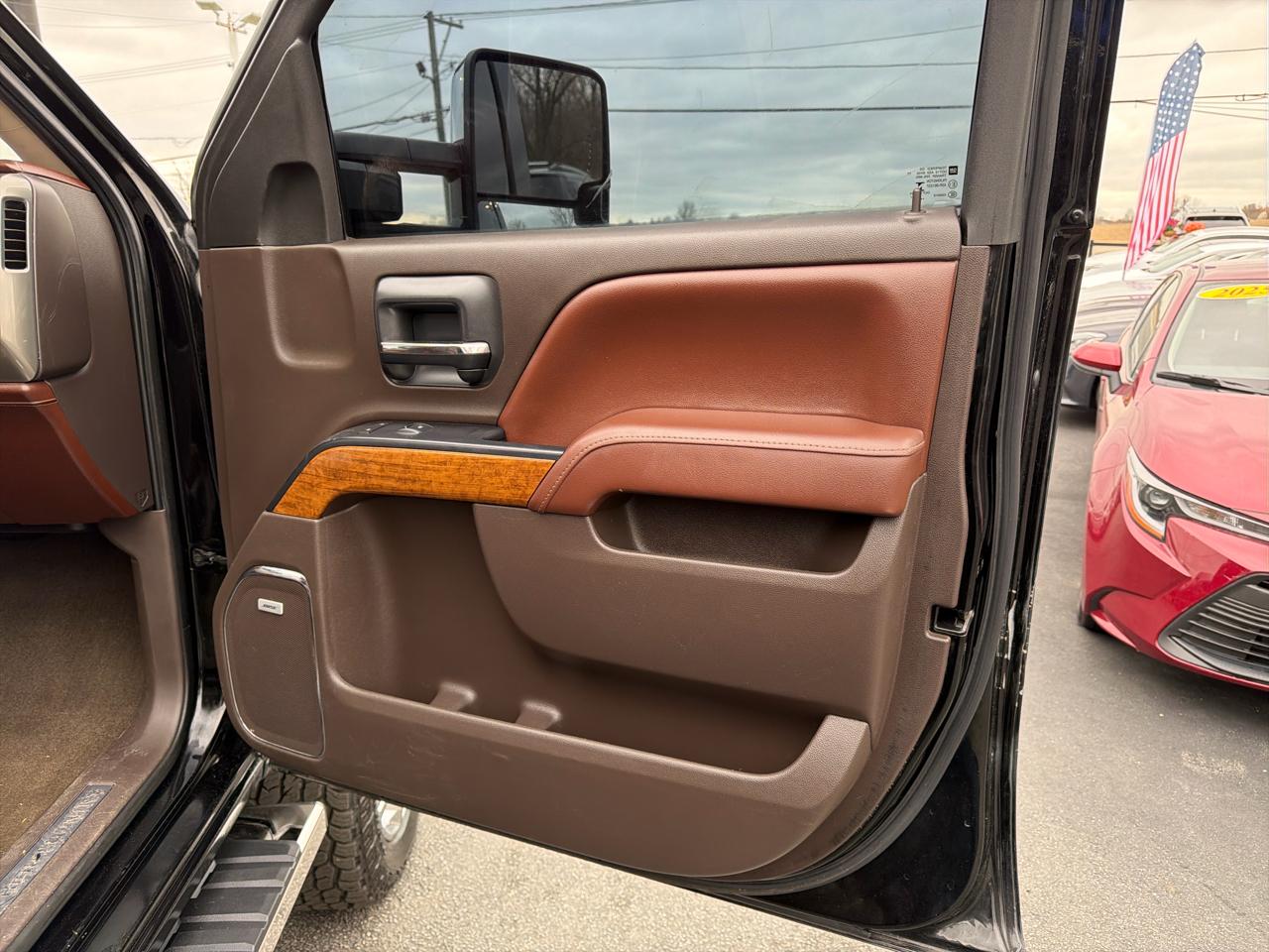 Chevrolet Silverado 2500HD 4WD Crew Cab 153.7" High Country 2016