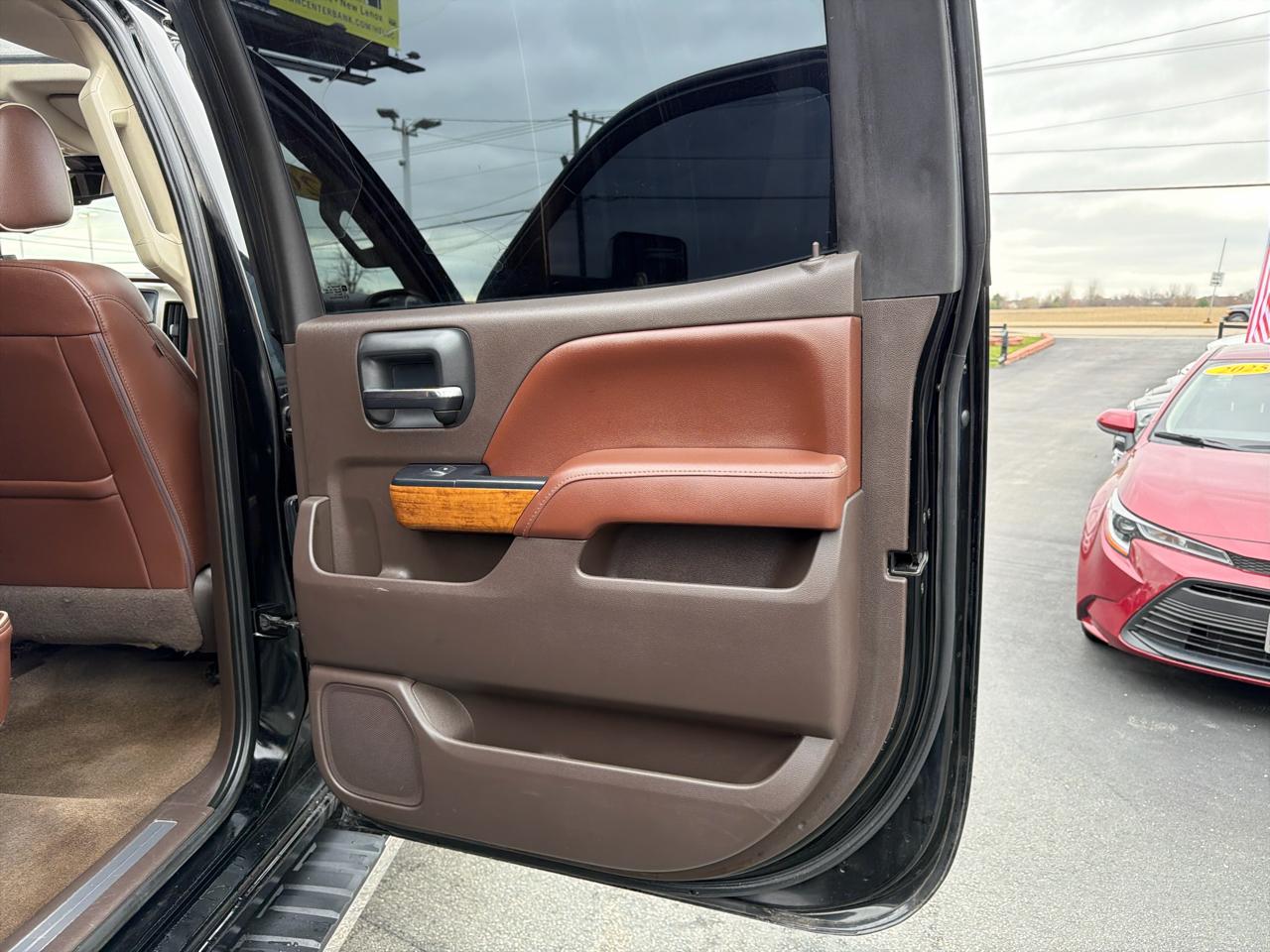 Chevrolet Silverado 2500HD 4WD Crew Cab 153.7" High Country 2016