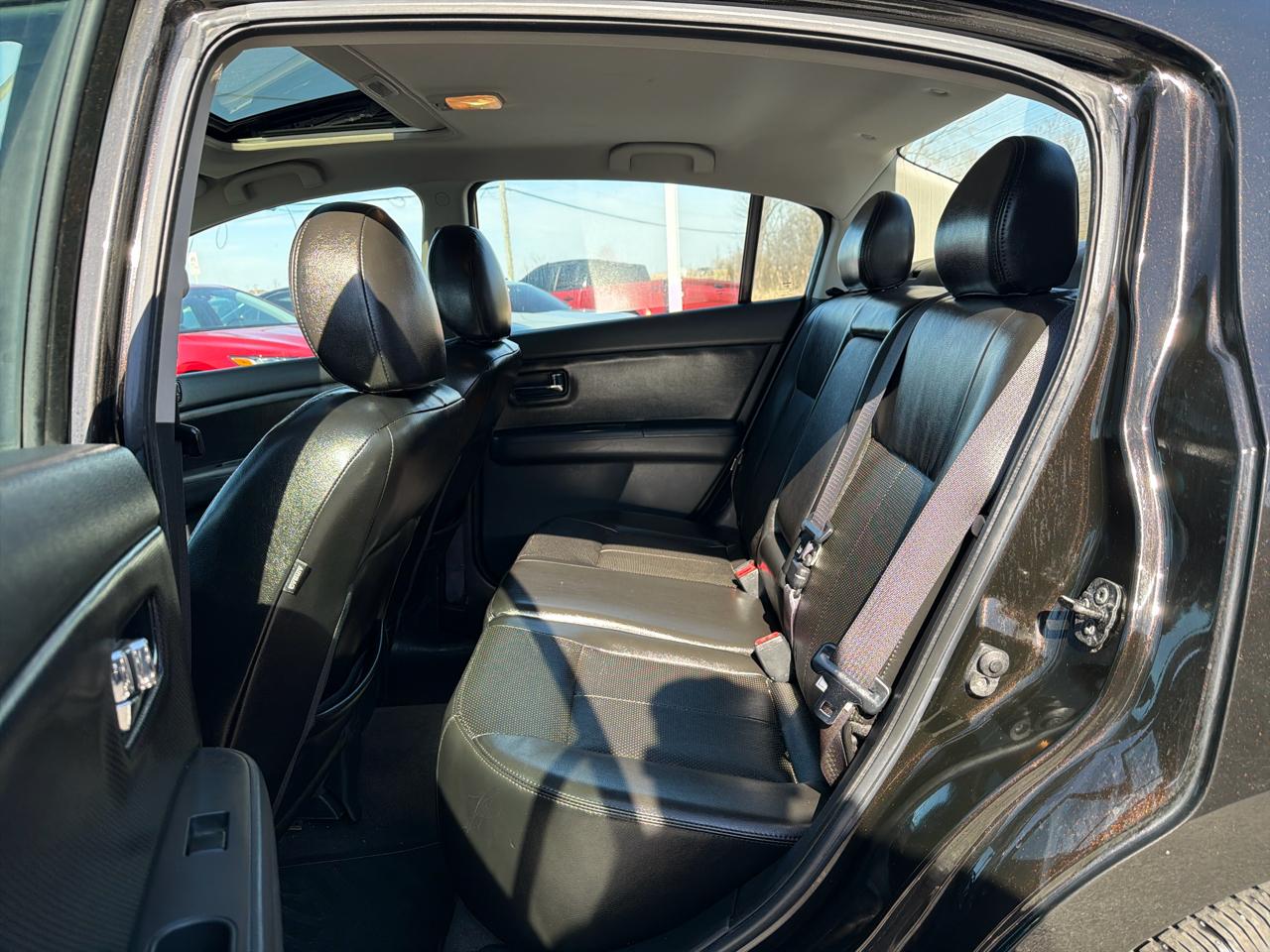 Nissan Sentra 4dr Sdn I4 CVT 2.0 SL 2012