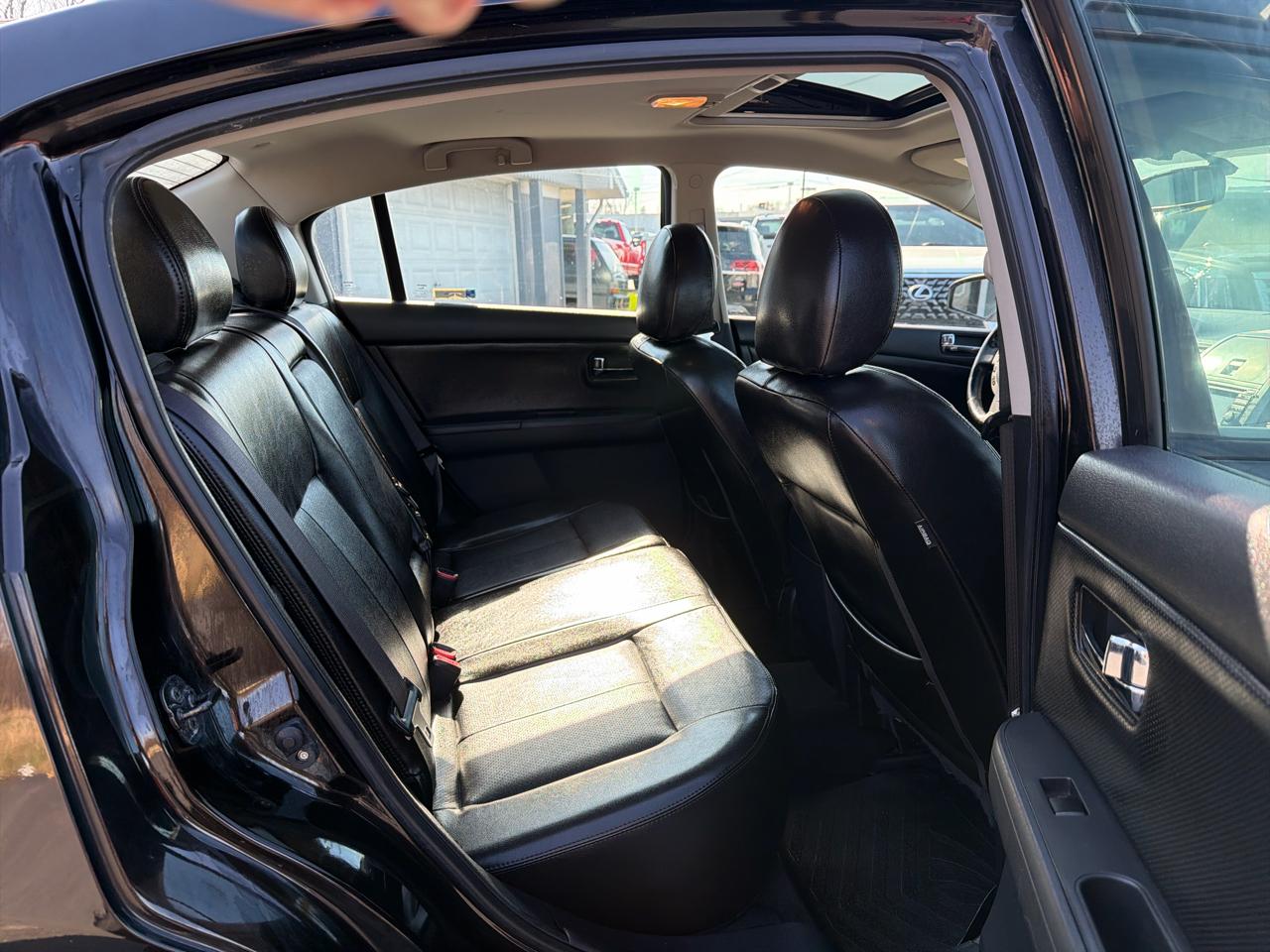 Nissan Sentra 4dr Sdn I4 CVT 2.0 SL 2012