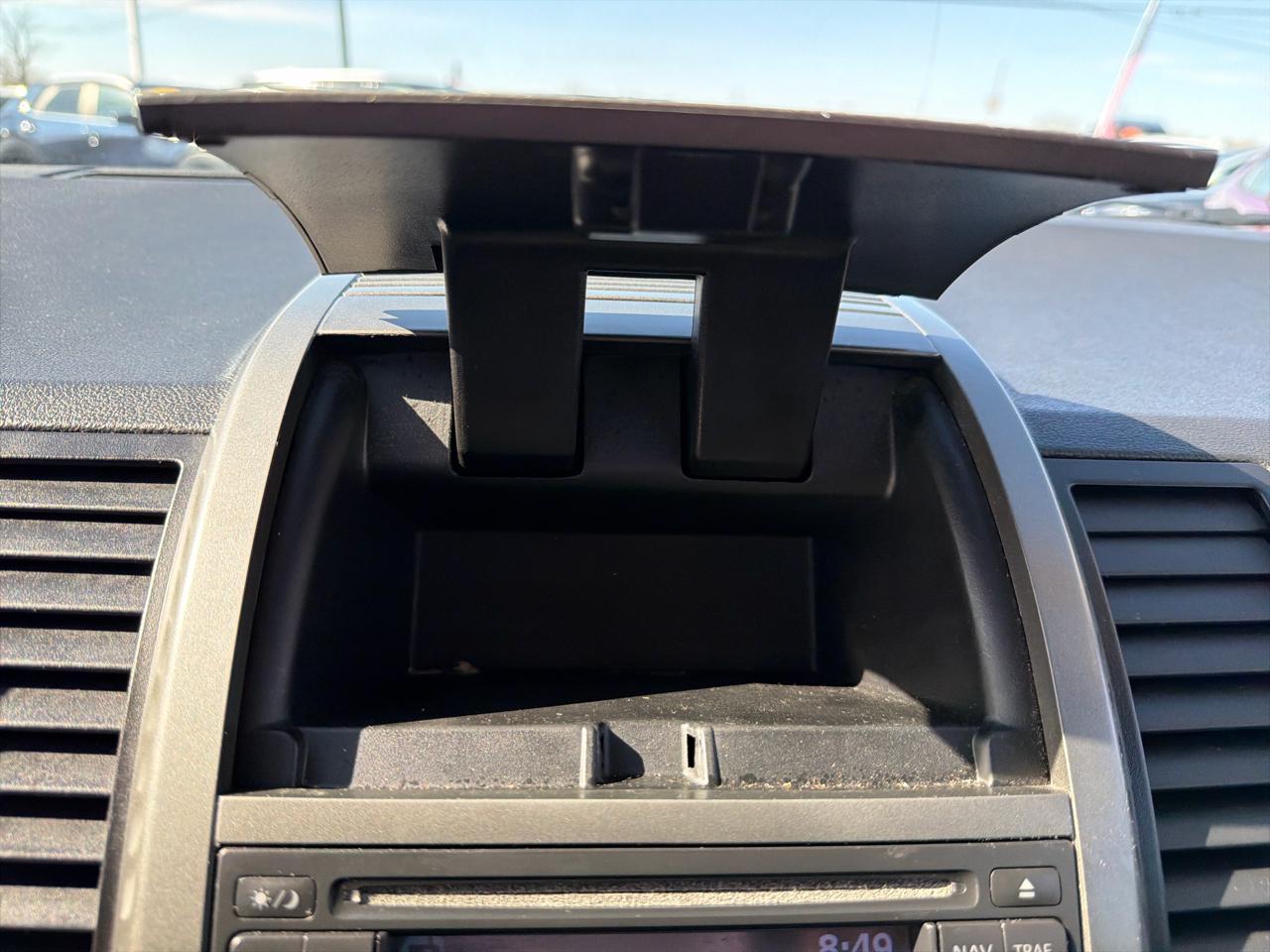 Nissan Sentra 4dr Sdn I4 CVT 2.0 SL 2012