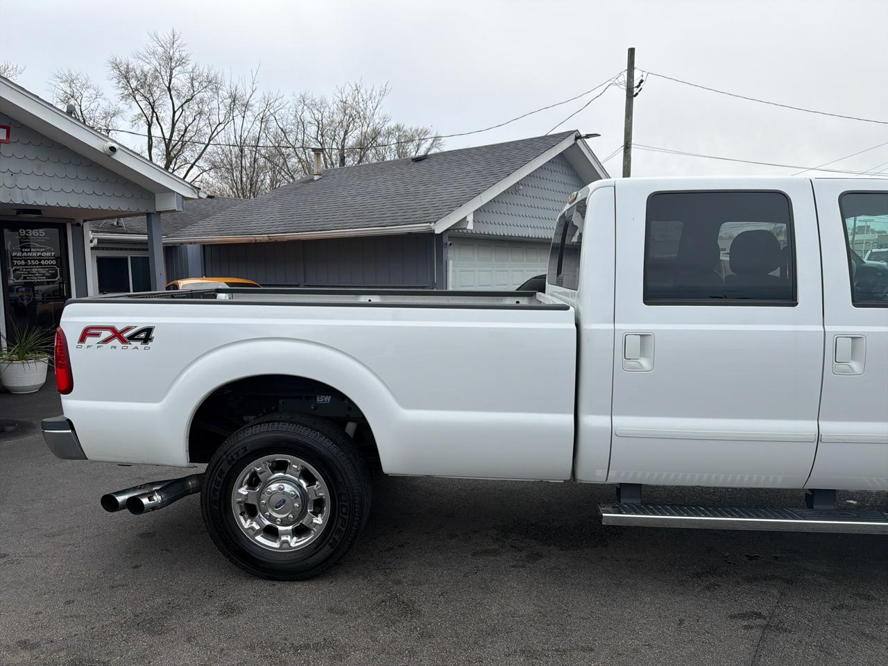 Ford Super Duty F-350 SRW 4WD Crew Cab 156" Lariat 2015