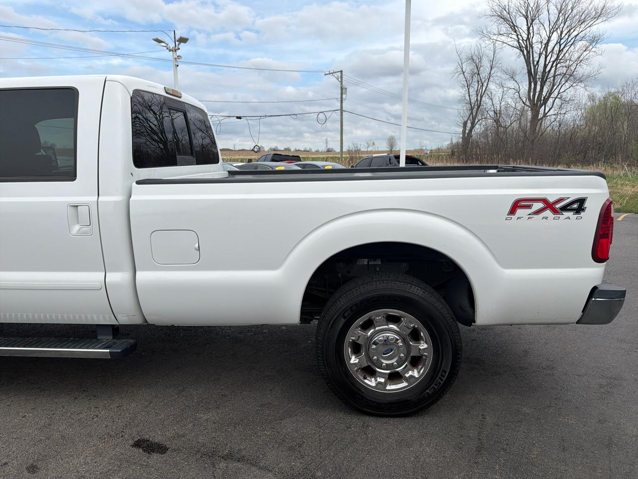 Ford Super Duty F-350 SRW 4WD Crew Cab 156" Lariat 2015