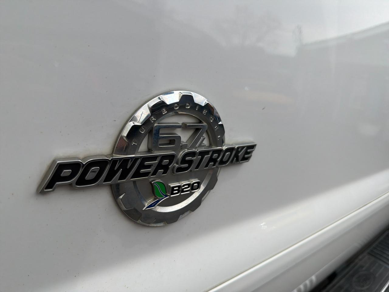 Ford Super Duty F-350 SRW 4WD Crew Cab 156" Lariat 2015