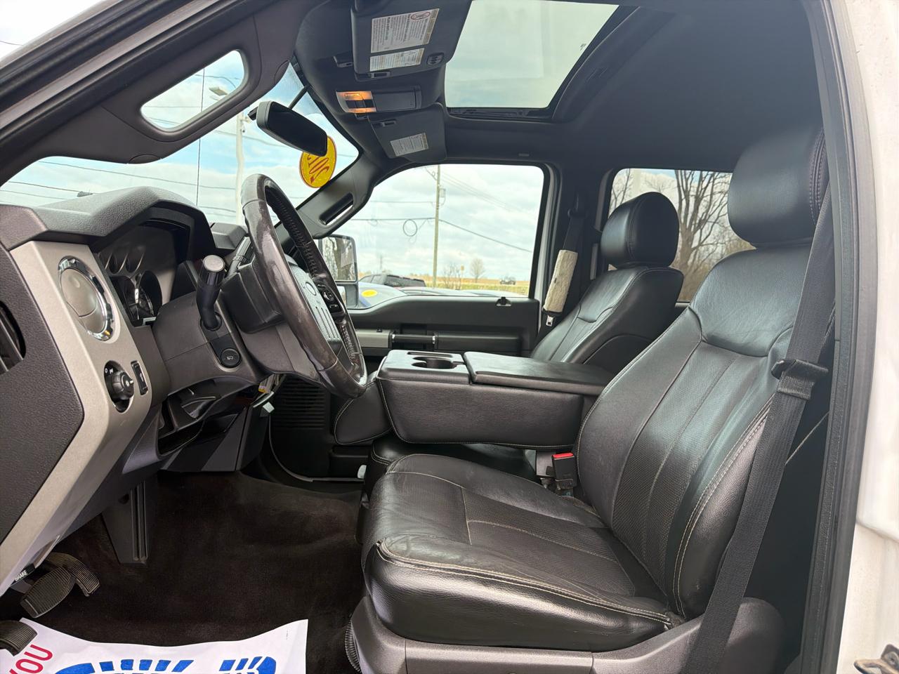 Ford Super Duty F-350 SRW 4WD Crew Cab 156" Lariat 2015