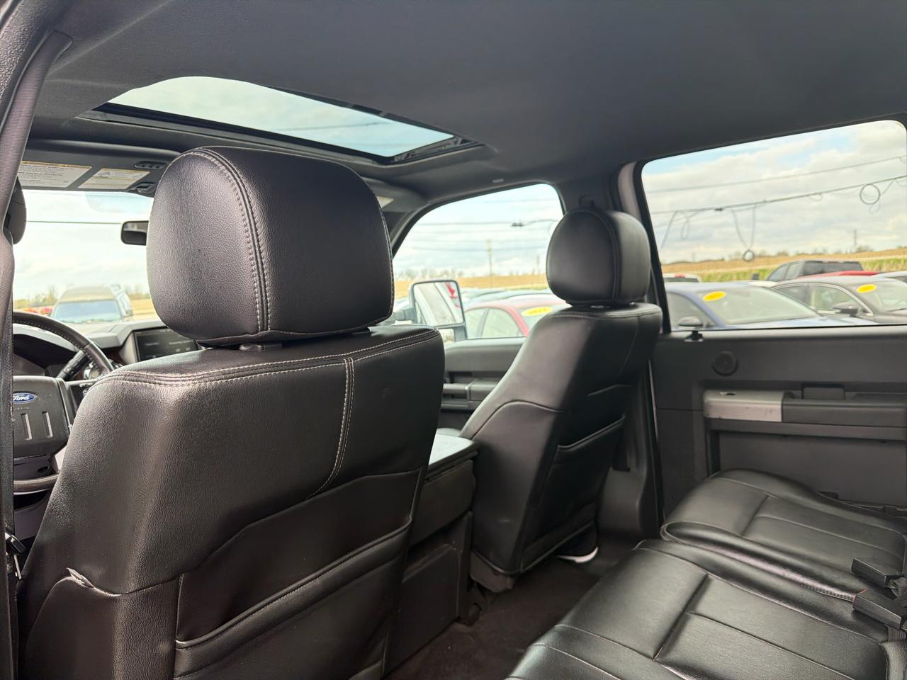 Ford Super Duty F-350 SRW 4WD Crew Cab 156" Lariat 2015