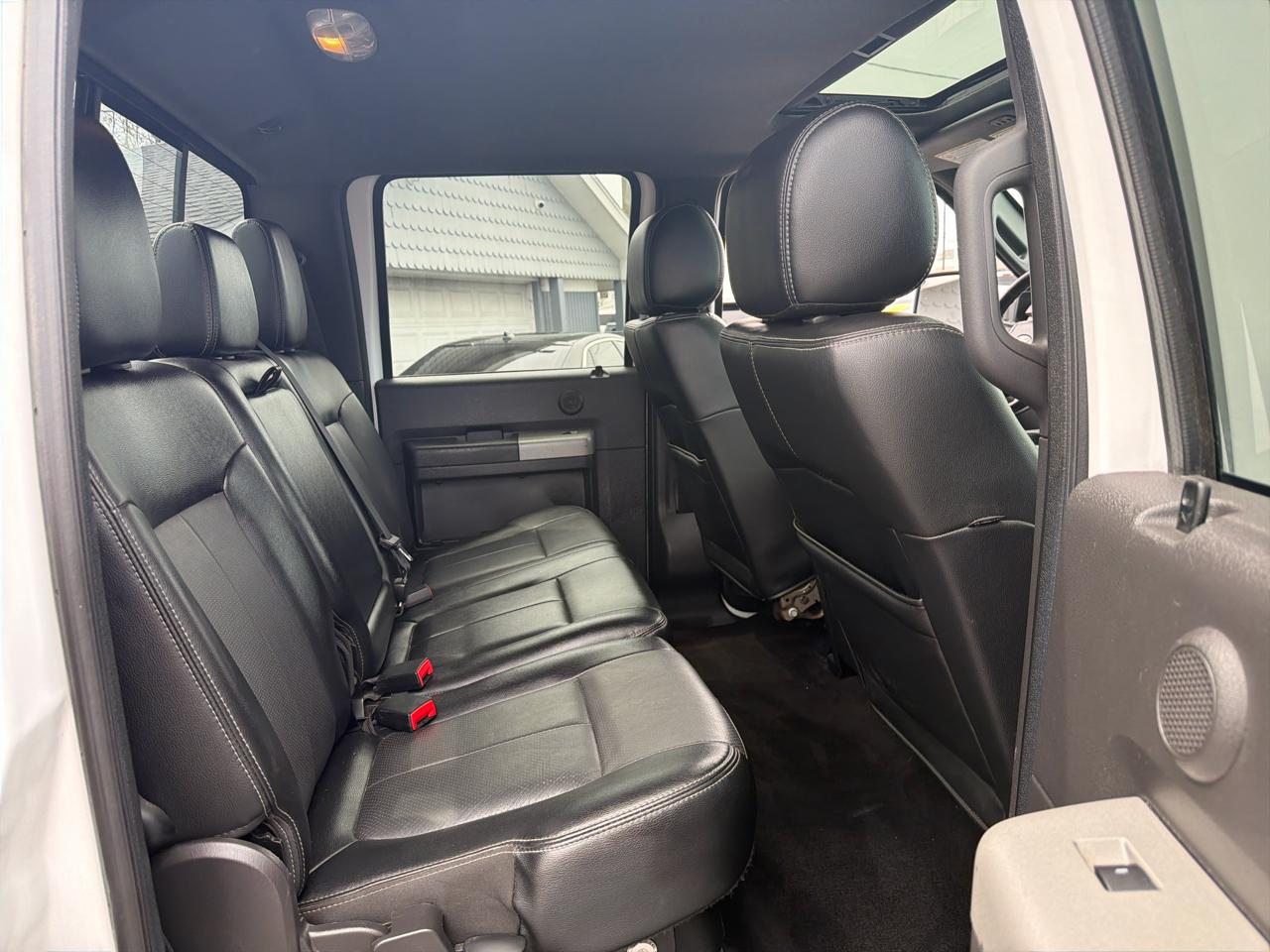 Ford Super Duty F-350 SRW 4WD Crew Cab 156" Lariat 2015