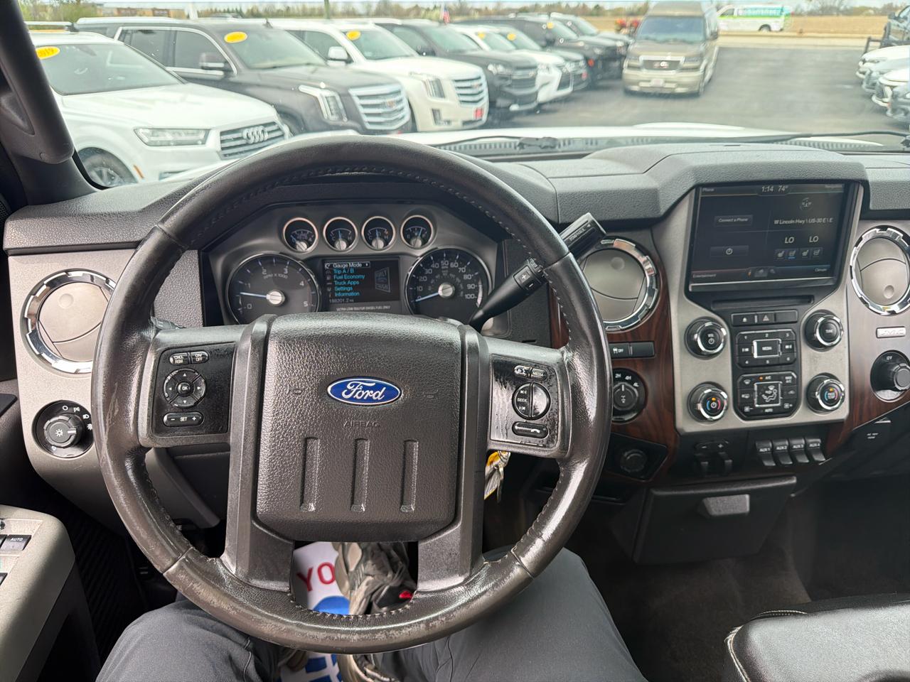 Ford Super Duty F-350 SRW 4WD Crew Cab 156" Lariat 2015