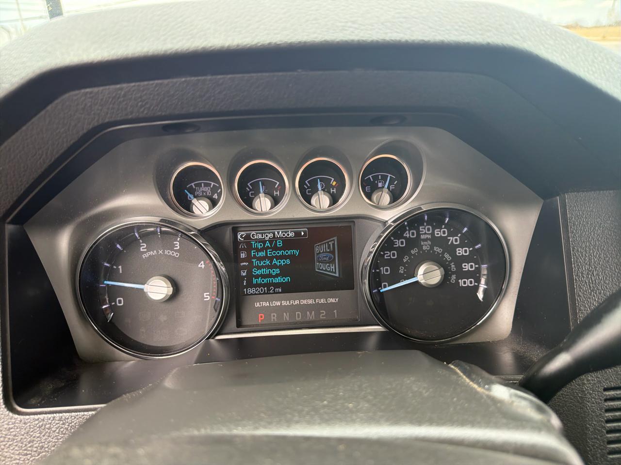 Ford Super Duty F-350 SRW 4WD Crew Cab 156" Lariat 2015