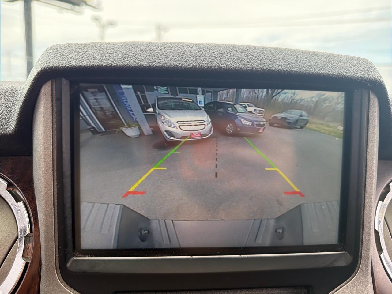 Ford Super Duty F-350 SRW 4WD Crew Cab 156" Lariat 2015