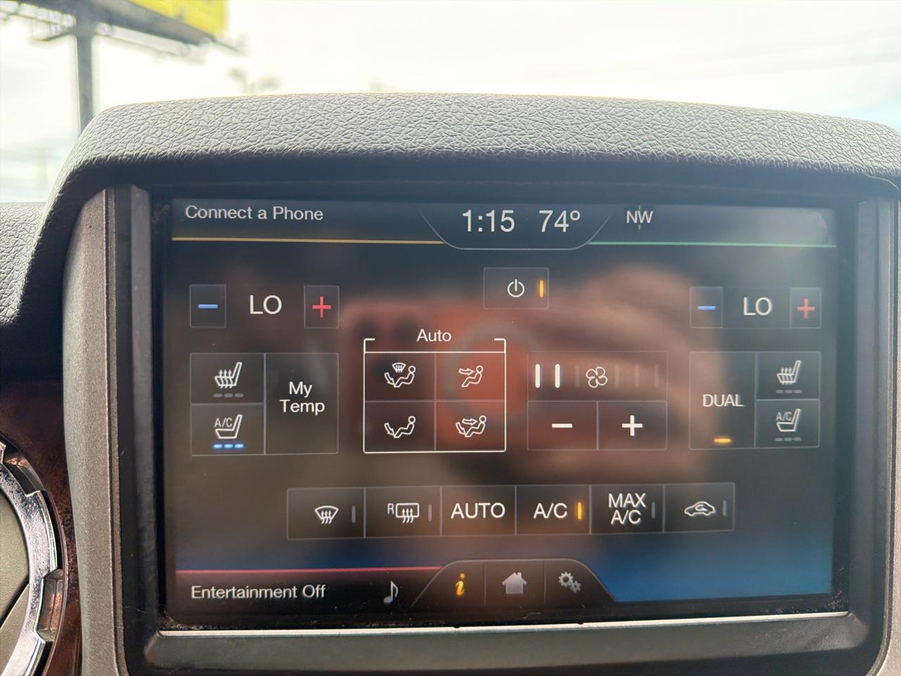 Ford Super Duty F-350 SRW 4WD Crew Cab 156" Lariat 2015