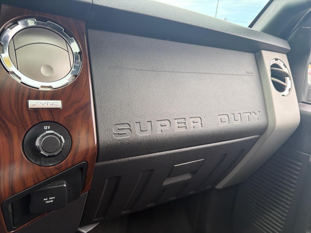 Ford Super Duty F-350 SRW 4WD Crew Cab 156" Lariat 2015