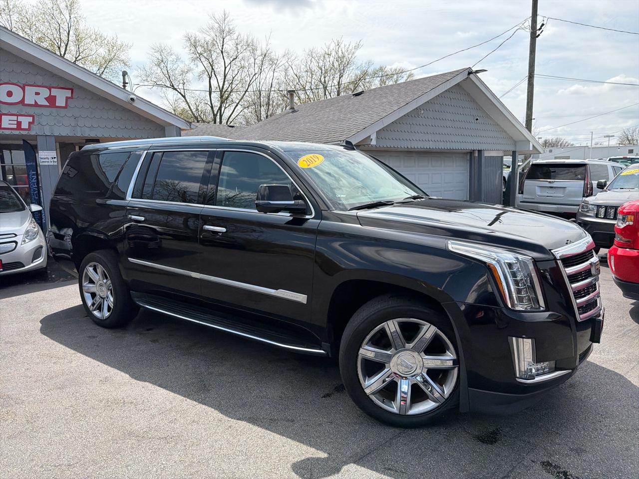 Cadillac Escalade ESV 4WD 4dr Luxury 2019