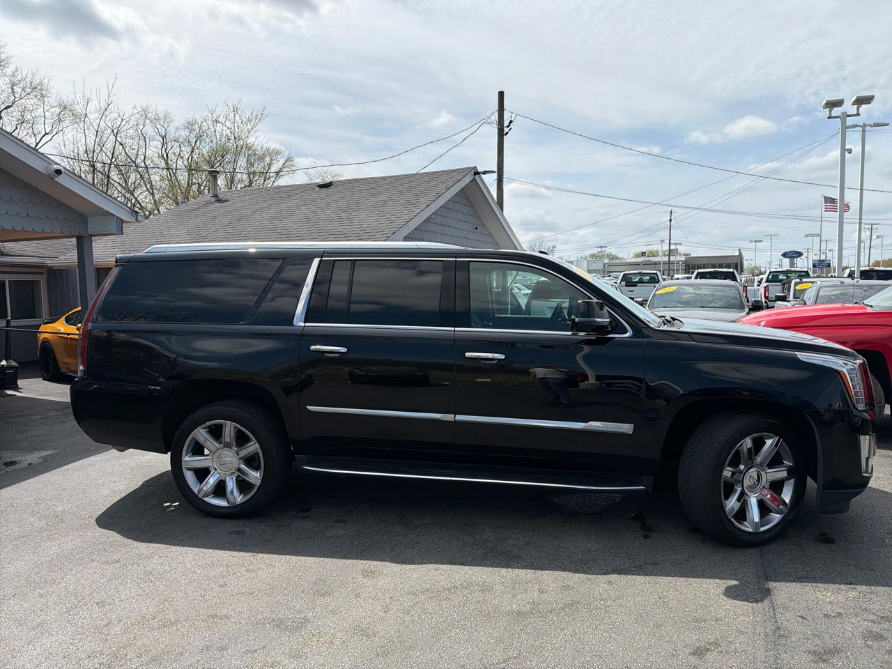 Cadillac Escalade ESV 4WD 4dr Luxury 2019