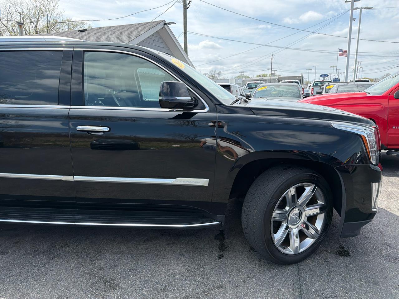 Cadillac Escalade ESV 4WD 4dr Luxury 2019
