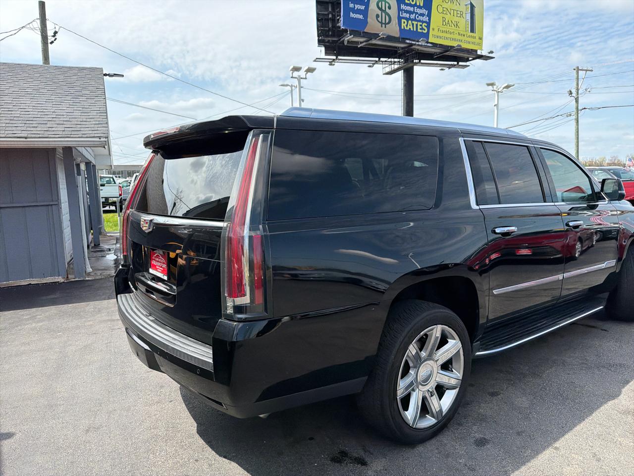 Cadillac Escalade ESV 4WD 4dr Luxury 2019