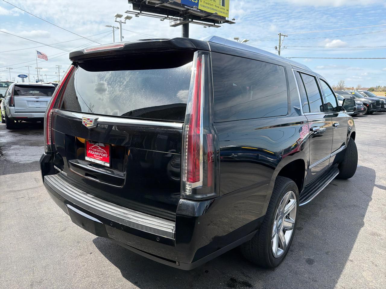 Cadillac Escalade ESV 4WD 4dr Luxury 2019