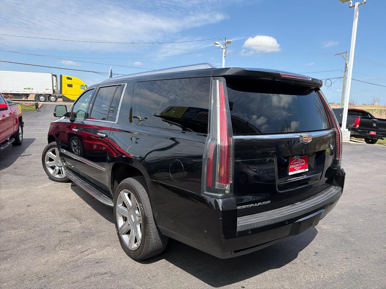 Cadillac Escalade ESV 4WD 4dr Luxury 2019