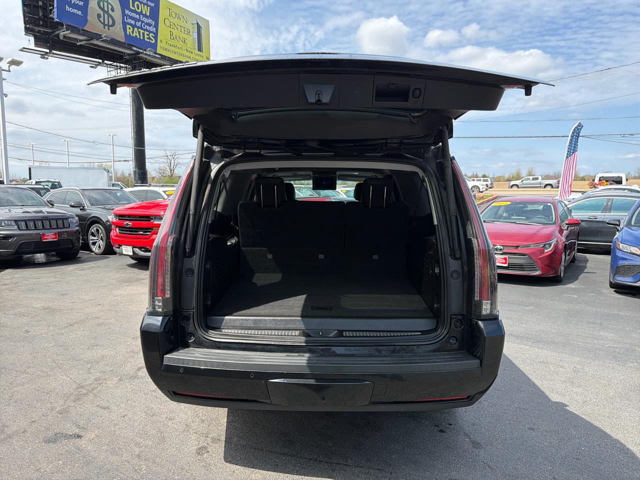 Cadillac Escalade ESV 4WD 4dr Luxury 2019
