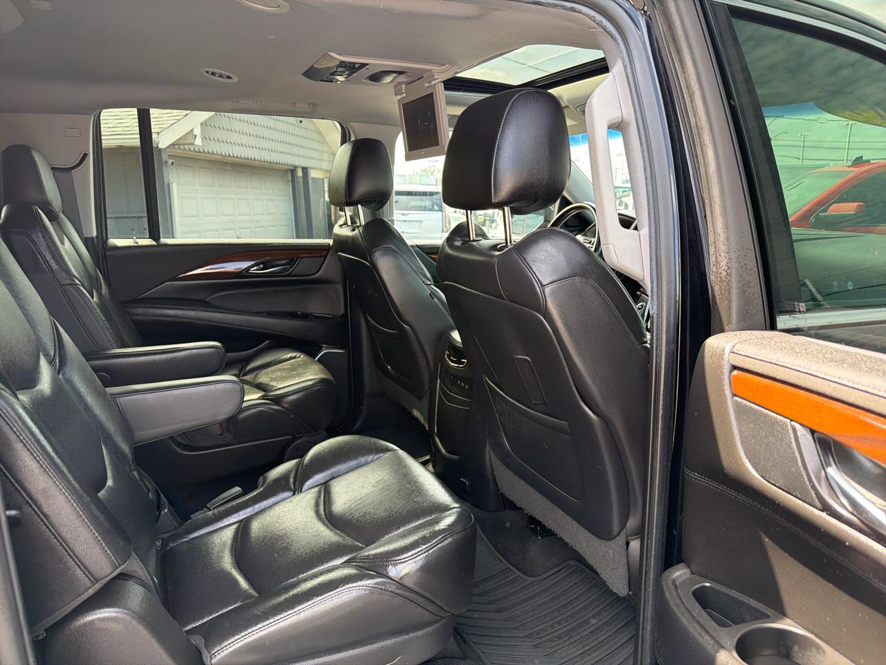 Cadillac Escalade ESV 4WD 4dr Luxury 2019