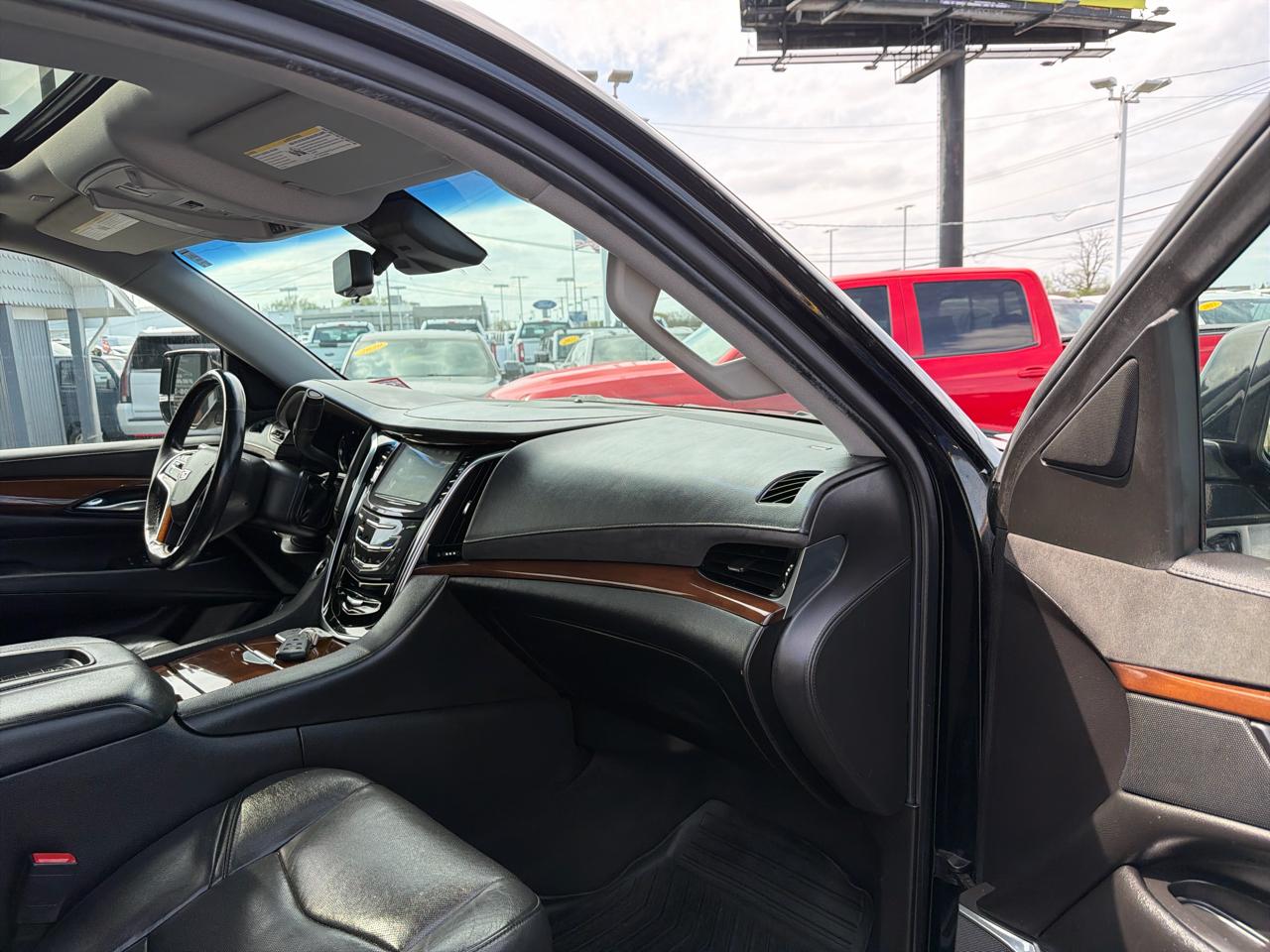 Cadillac Escalade ESV 4WD 4dr Luxury 2019