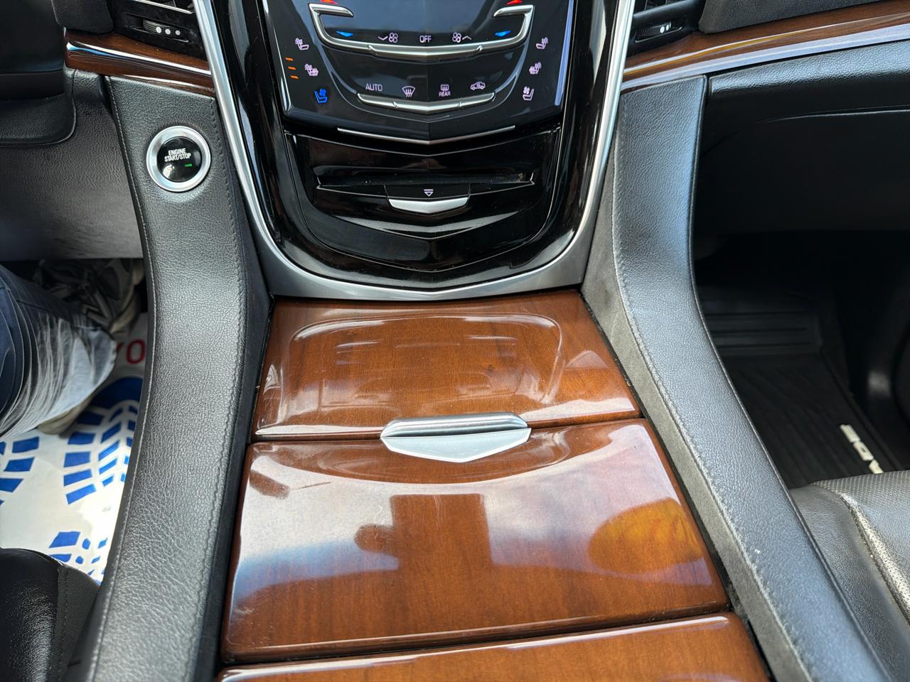 Cadillac Escalade ESV 4WD 4dr Luxury 2019