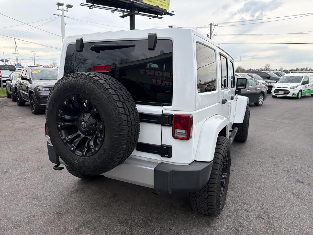 Jeep Wrangler Unlimited 4WD 4dr Sahara 2015