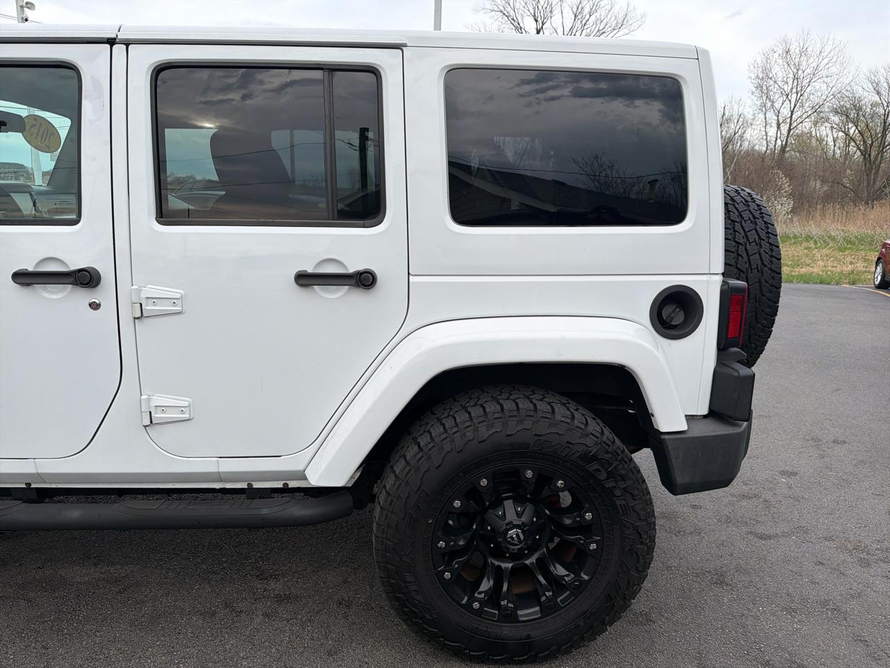 Jeep Wrangler Unlimited 4WD 4dr Sahara 2015