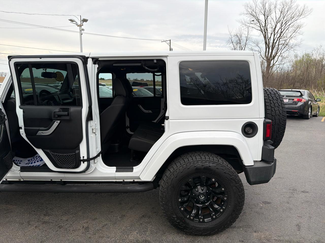 Jeep Wrangler Unlimited 4WD 4dr Sahara 2015