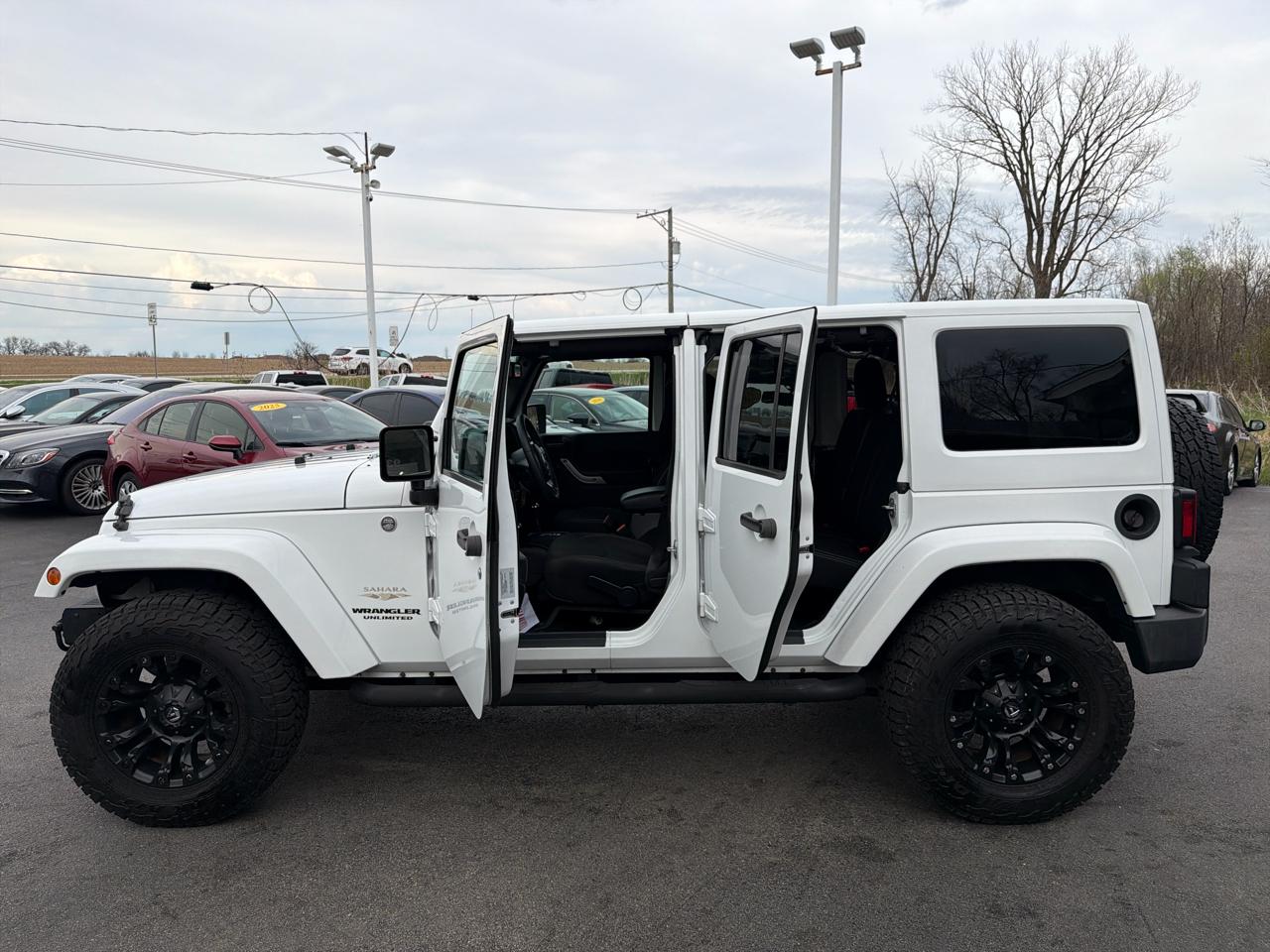 Jeep Wrangler Unlimited 4WD 4dr Sahara 2015