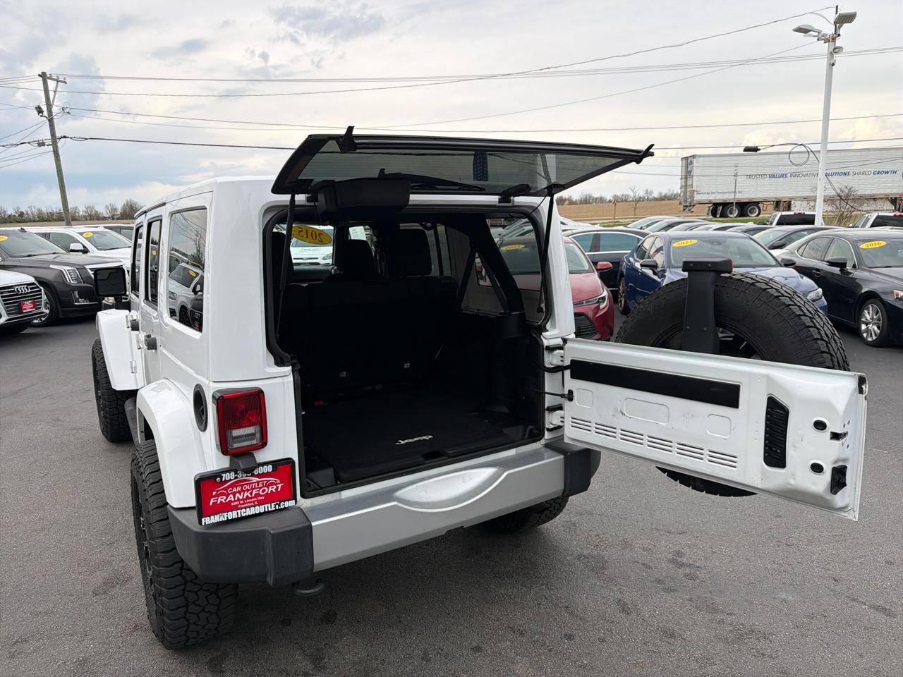 Jeep Wrangler Unlimited 4WD 4dr Sahara 2015