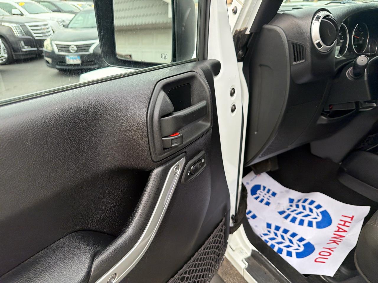 Jeep Wrangler Unlimited 4WD 4dr Sahara 2015