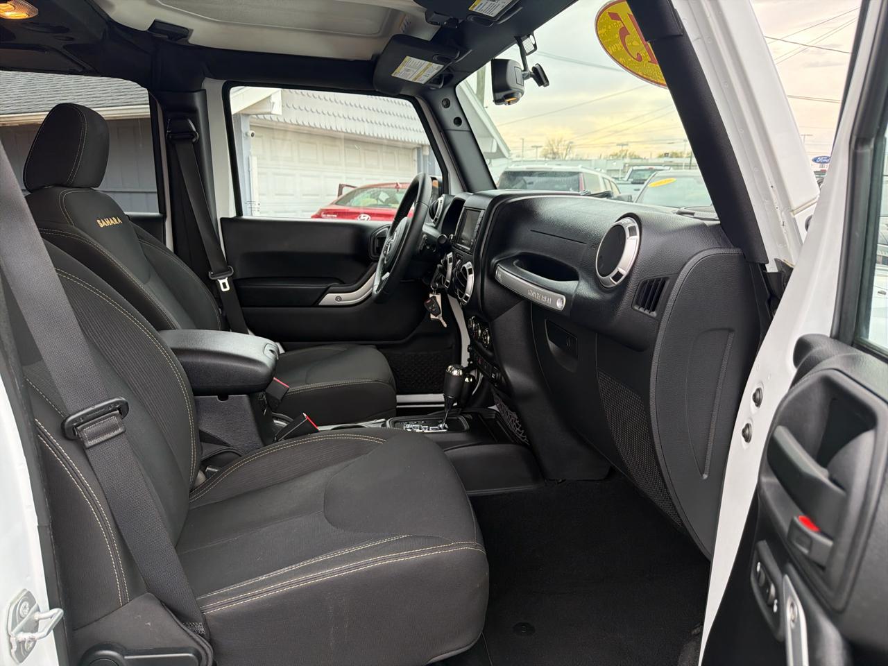 Jeep Wrangler Unlimited 4WD 4dr Sahara 2015