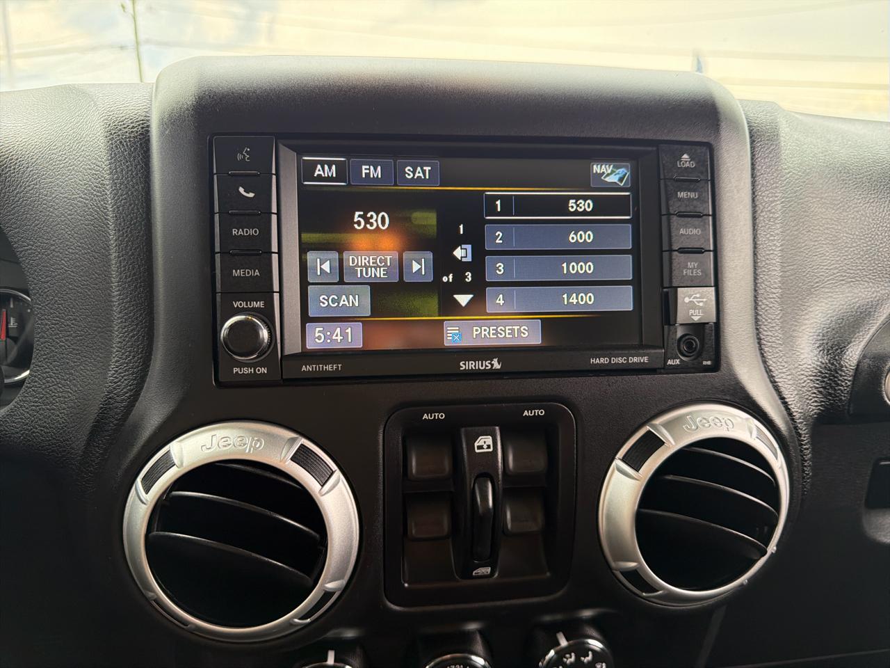 Jeep Wrangler Unlimited 4WD 4dr Sahara 2015