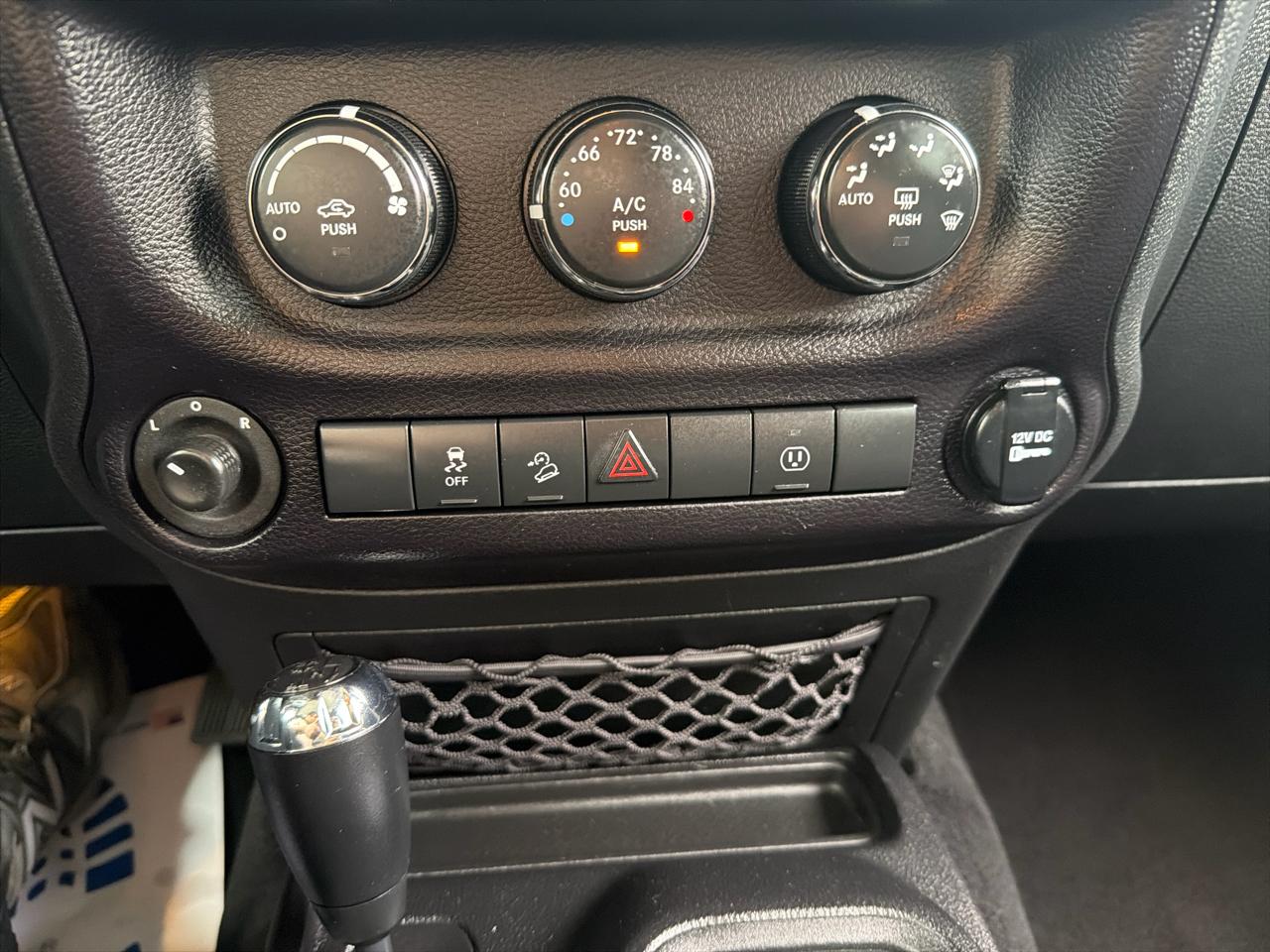 Jeep Wrangler Unlimited 4WD 4dr Sahara 2015