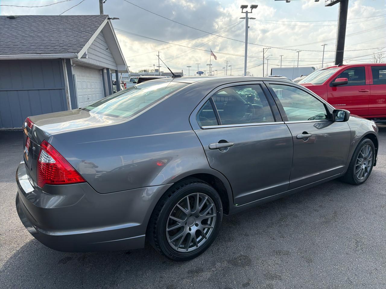 Ford Fusion 4dr Sdn SE FWD 2012