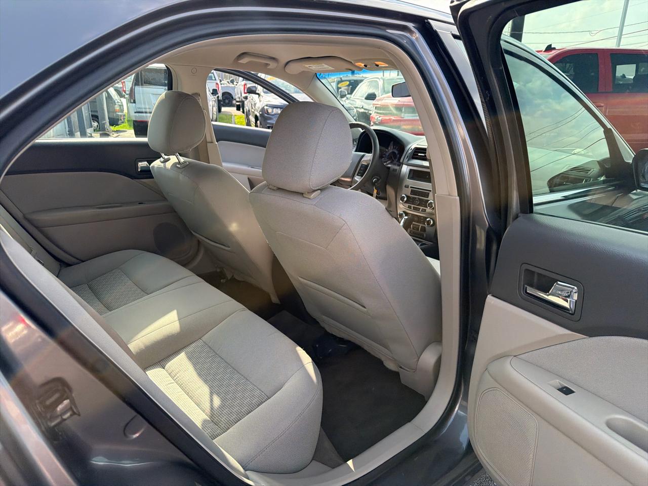 Ford Fusion 4dr Sdn SE FWD 2012