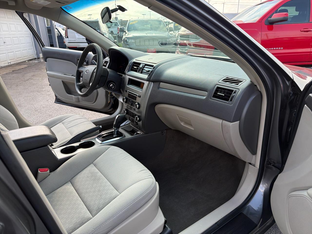 Ford Fusion 4dr Sdn SE FWD 2012